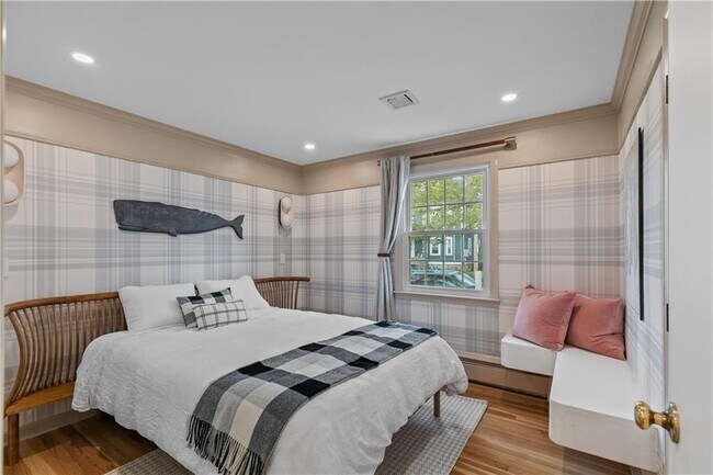 Building Photo - 1 Narragansett Ave