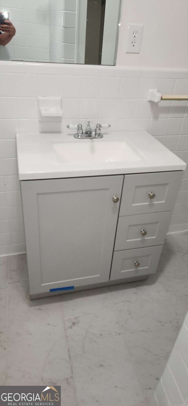 Building Photo - 125 Chappell Rd SW