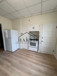 Building Photo - 711 1st Dr NW