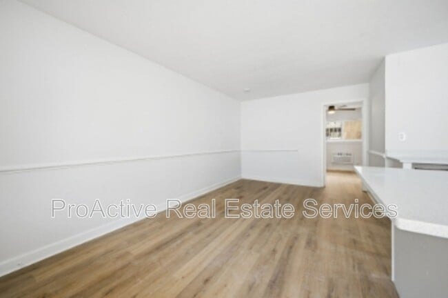 Building Photo - 2065 E Ocean View Ave