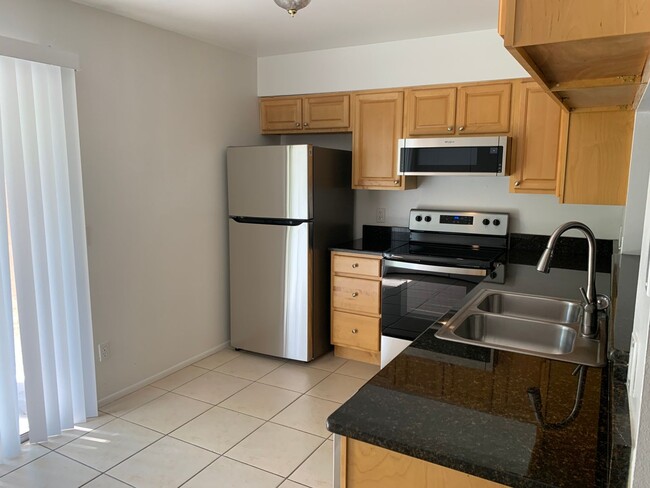 Building Photo - 2/2 Duplex for Rent in East Orlando $1300