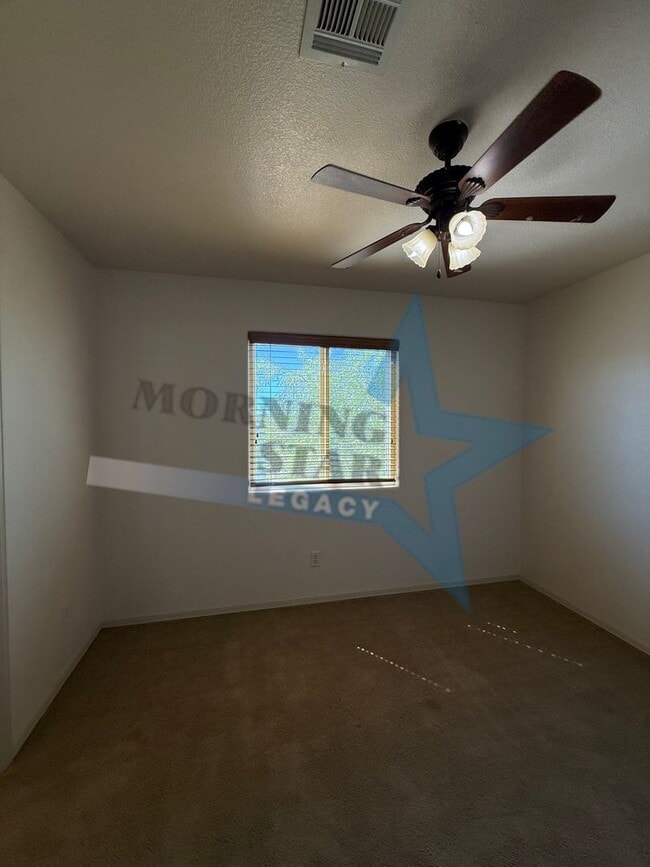 Building Photo - 2-Bedroom Townhome Apartment - Available Now!
