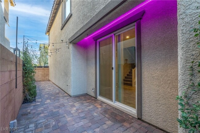 Building Photo - 10673 Sariah Skye Ave