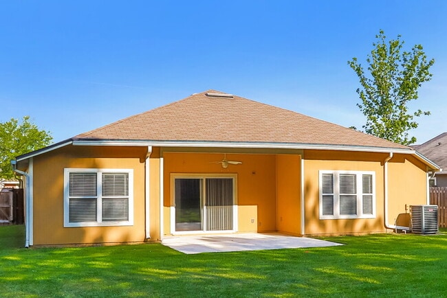 Building Photo - 1814 Hollow Glen Dr