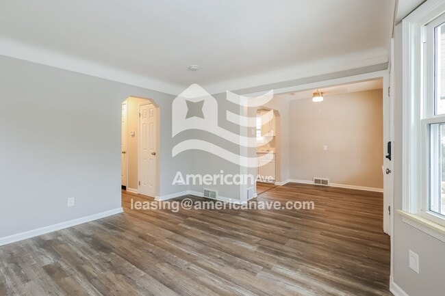 Building Photo - 312 De Villen Ave