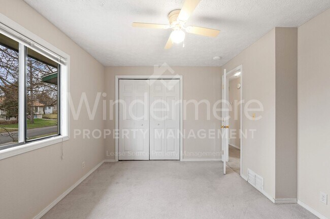 Building Photo - Beautiful Family Home ! Spring Special !! 50% Off first months rent.