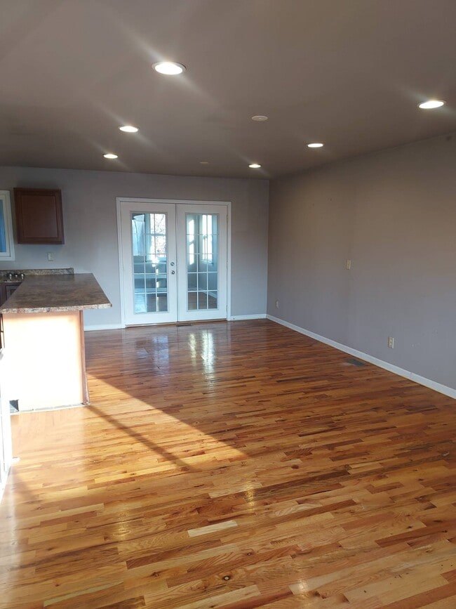Building Photo - 4417 Arbutus Ln