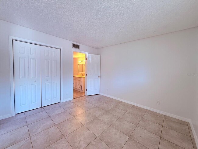 Building Photo - 6332 Newtown Cir