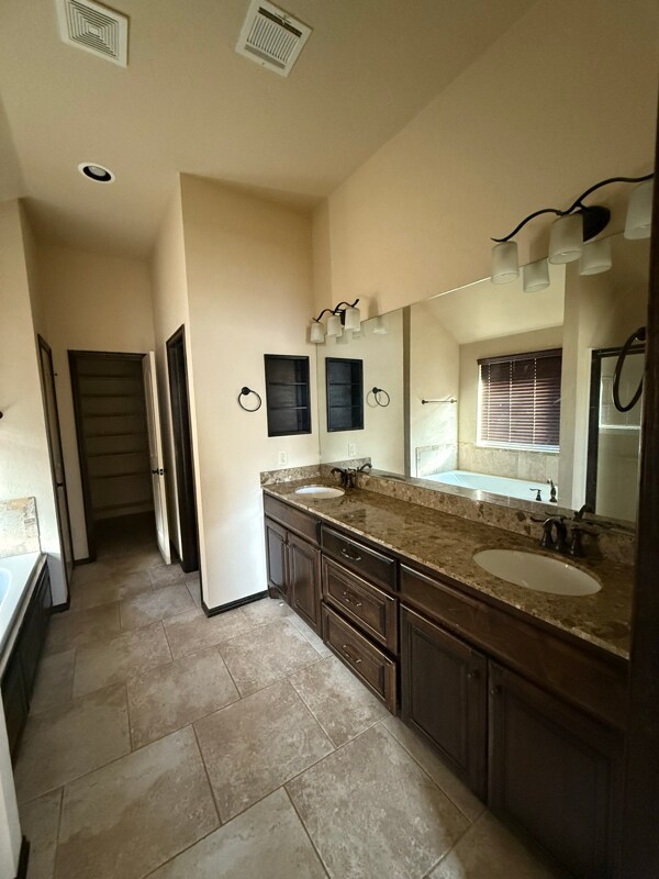 Building Photo - 3408 Sardis Way