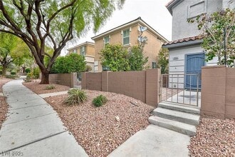 Building Photo - 9909 Calabasas Ave