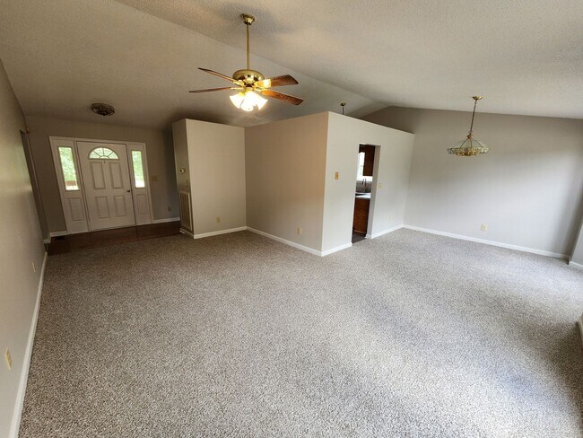 Building Photo - Stunner on Almost 10 Acres on Bear Creek