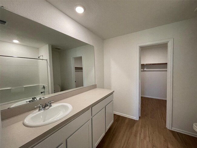 Building Photo - 3411 Golden Amber Ct