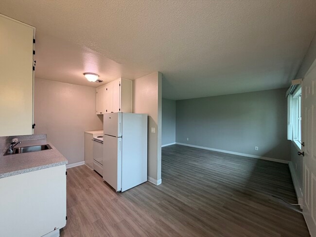 Building Photo - Gardenside Apartments