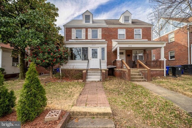 Primary Photo - 2314 Washington Blvd
