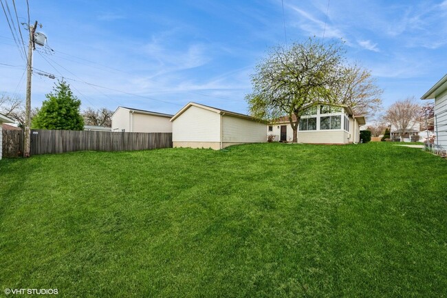 Building Photo - 6611 51st Ave