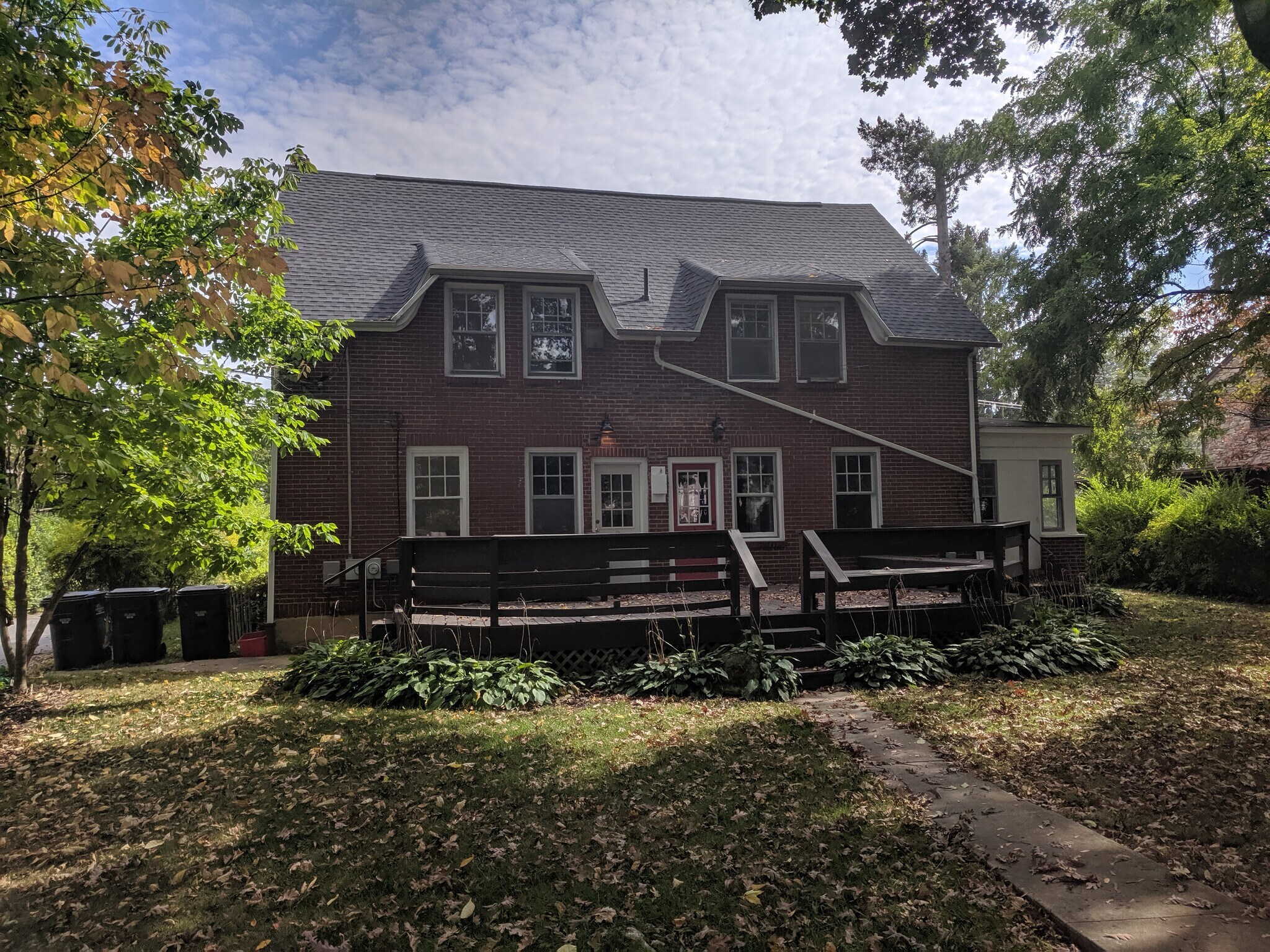 Building Photo - 245 E Hamilton Ave