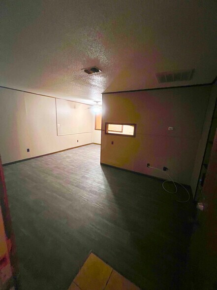 Building Photo - 605 22nd St