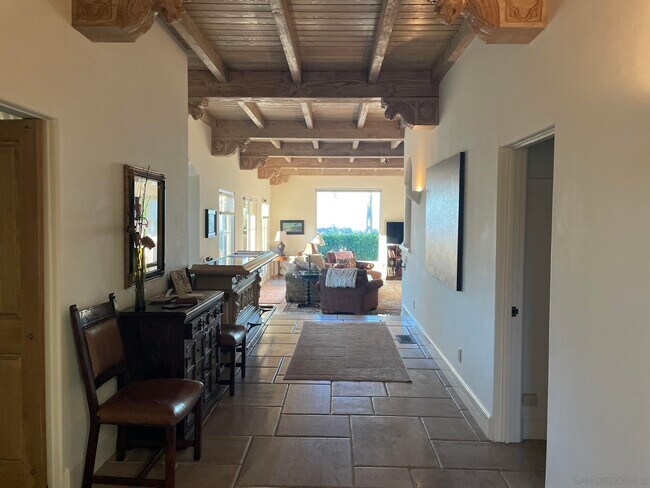 Building Photo - 6692 La Jolla Scenic S Dr
