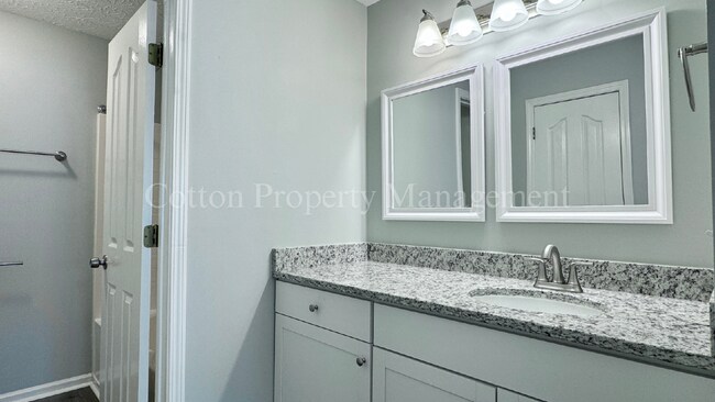 Building Photo - LEASING SPECIAL - Ask about our 1 month Re...