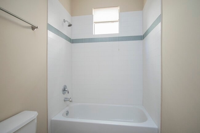 Building Photo - 5606 Blossom St