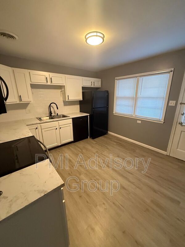 Building Photo - 3523 SW 9th St