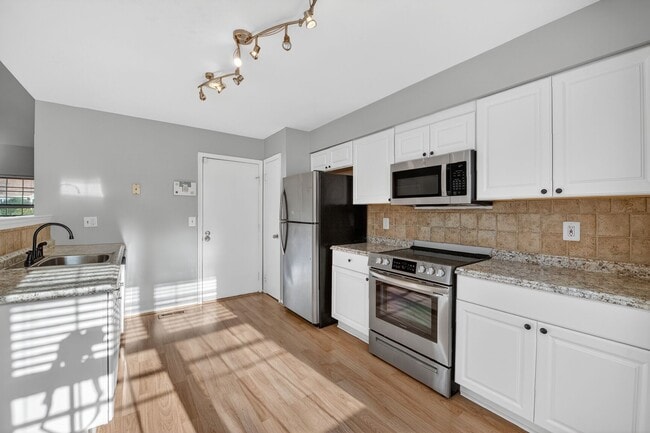 Building Photo - 14 Braxton Dr