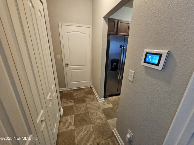 Building Photo - 8476 Julia Marie Cir