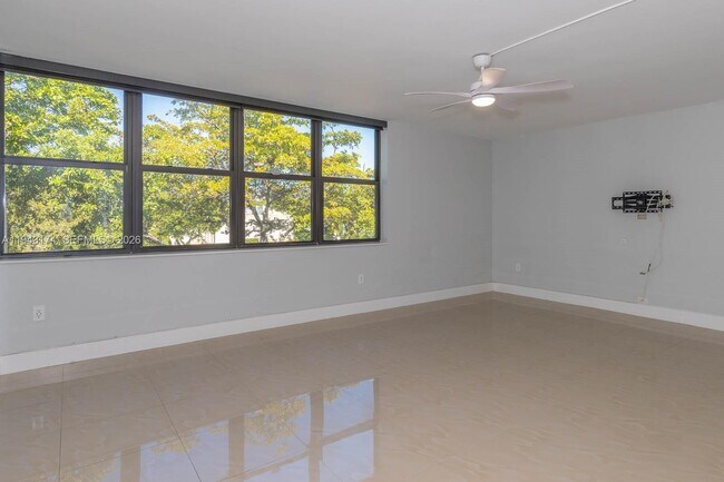 Building Photo - 20291 NE 30th Ave