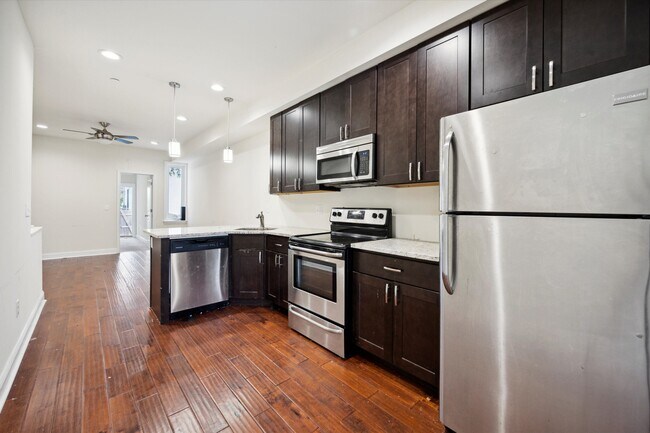 Building Photo - 1521 W Seybert St