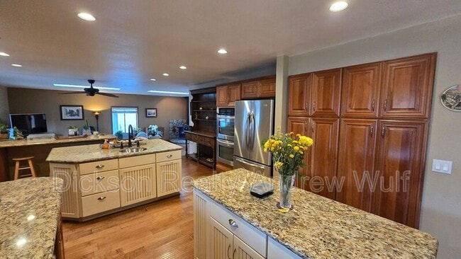 Building Photo - 22882 Carriage Dr