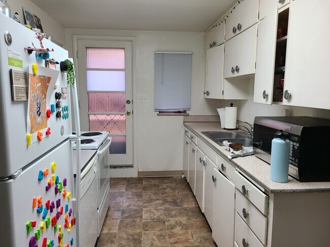 Kitchen - 951 9th St