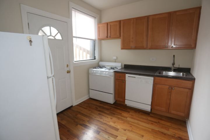Building Photo - 3728 N Pine Grove Ave