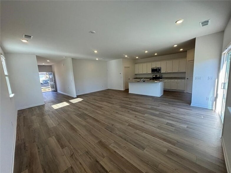 Building Photo - 140 Red Maple Wy
