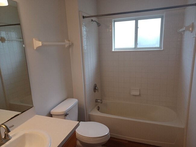 Building Photo - Large 3 BR 2 BA Rental in Desirable Area