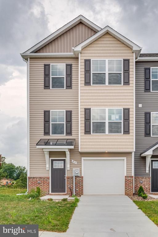 Building Photo - 85 Moses Dr