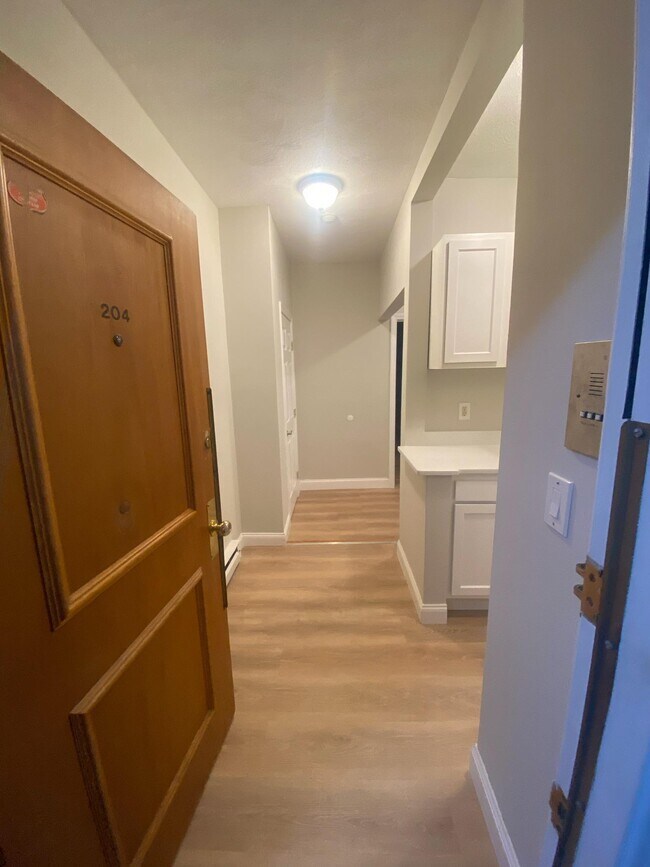 Building Photo - 111 Norway St