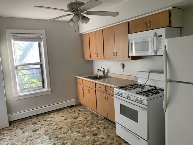 Building Photo - 307 Orange Rd