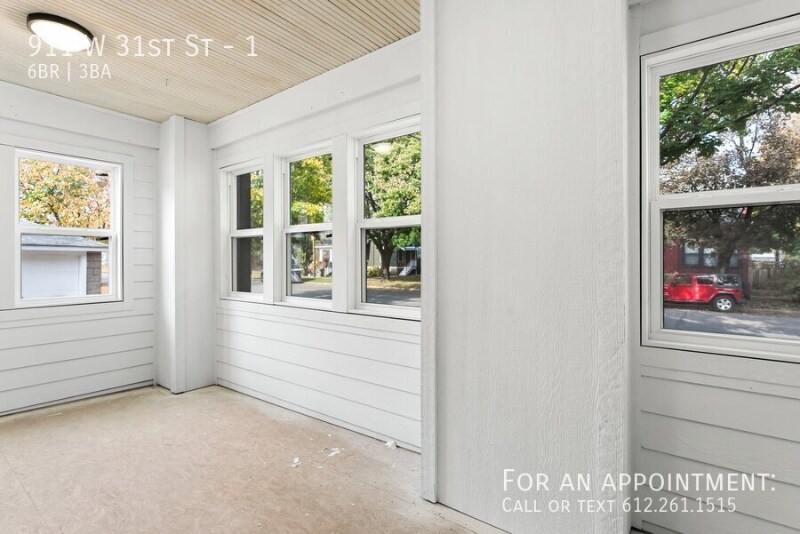 Building Photo - 911 W 31st St