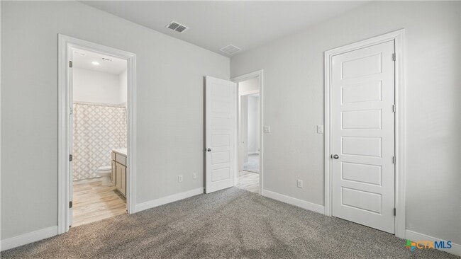 Building Photo - 1606 Folk Victorian Rd