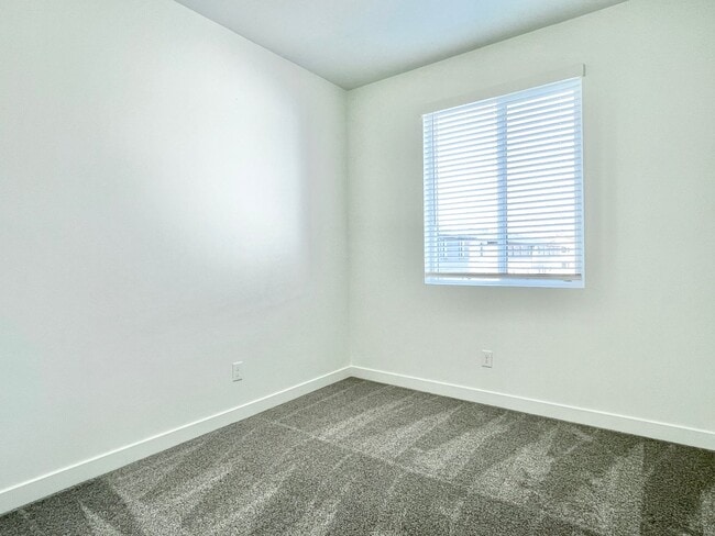 Building Photo - Beautiful Modern Townhome in American Fork!