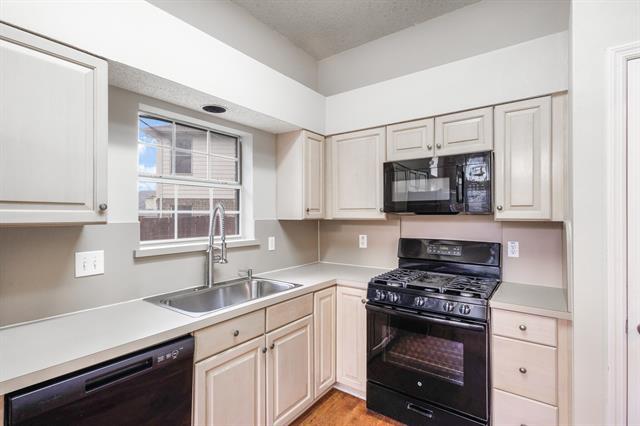 Building Photo - 3362 Fox Hollow Ct