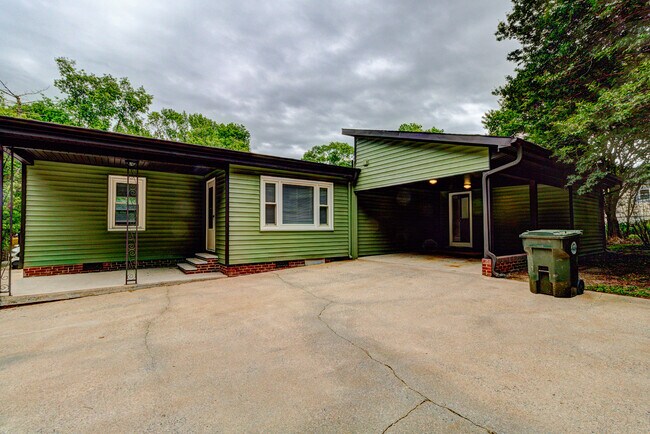 Building Photo - 207 Ramsey St