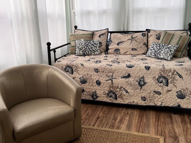 Building Photo - 11 Wallace Point Rd