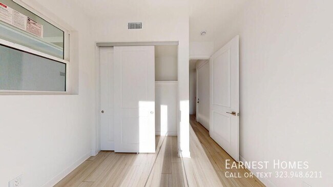 Building Photo - 8456 Camelia Ct