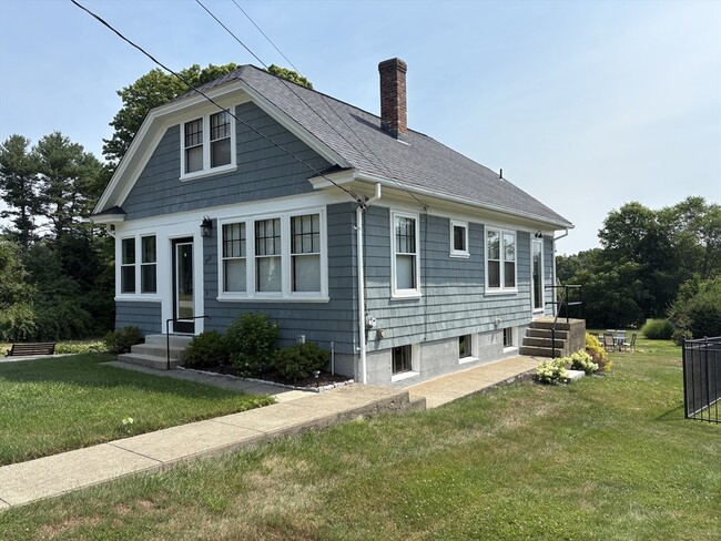 Building Photo - 202 Lincoln St