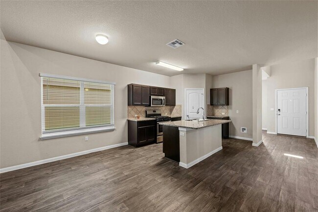 Building Photo - 135 Cibolo Creek Dr