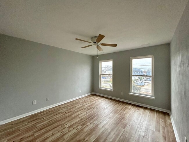 Building Photo - 1420 W Ocean View Ave