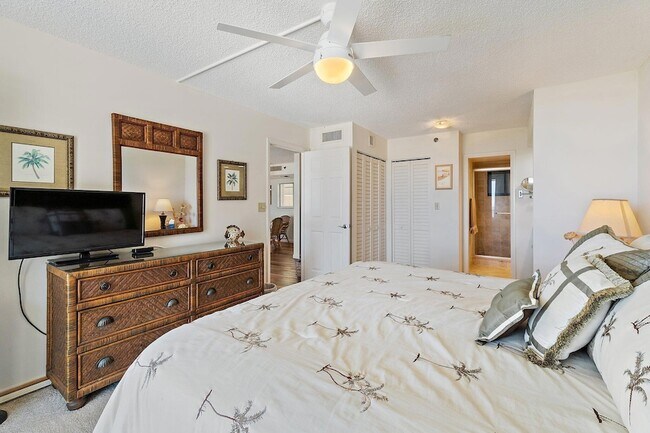 Building Photo - 300 Ocean Trail Way