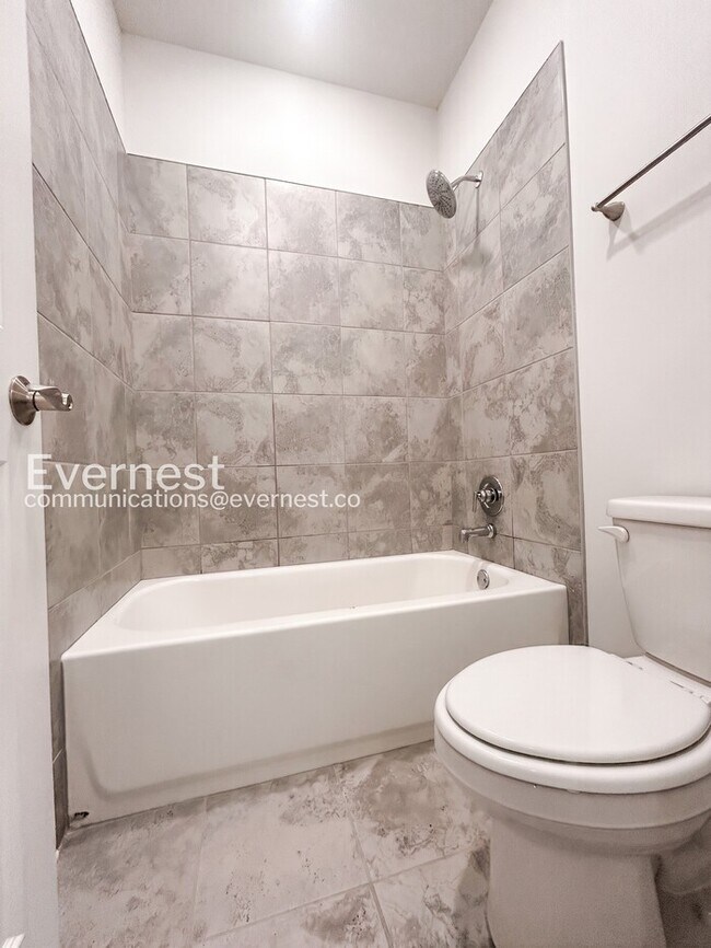 Building Photo - 309 Caledonia Ct