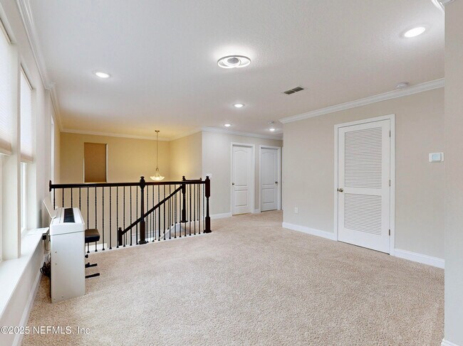 Building Photo - 210 Thistleton Wy